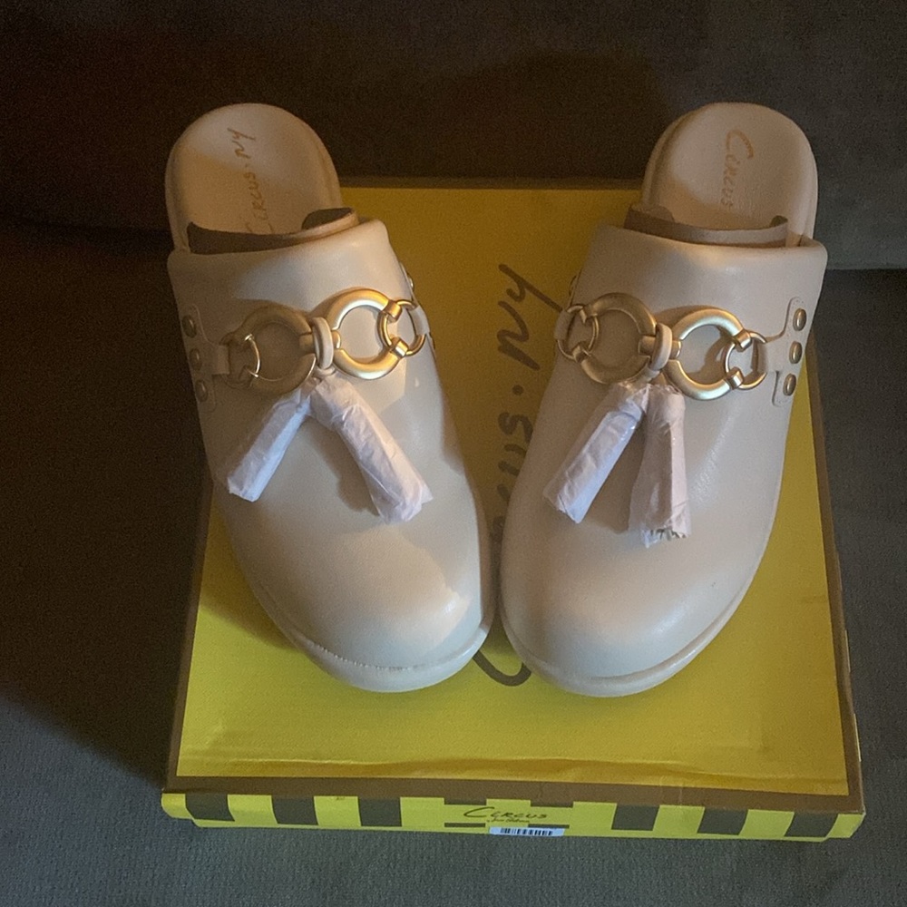 Womens Clogs - Picture 4 of 8